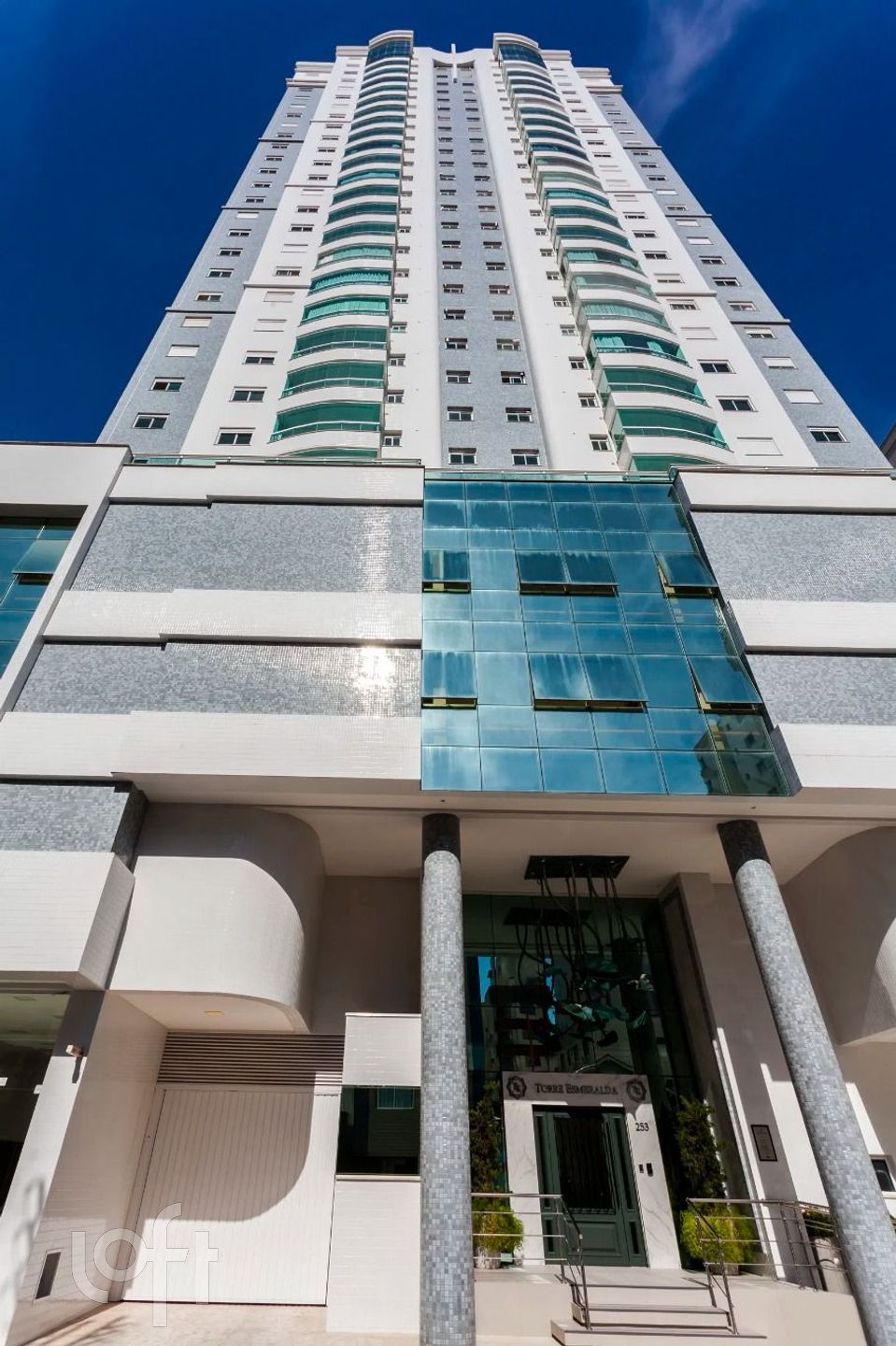 Apartamento à venda em Centro com 150 m², 4 quartos, 4 suítes, 4 vagas