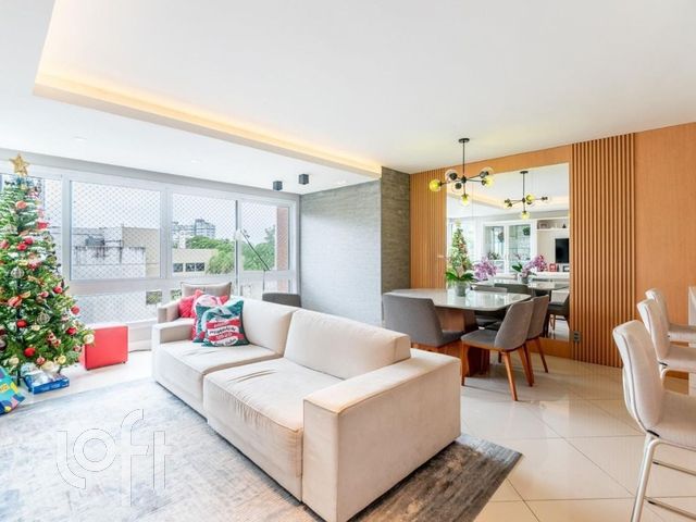 Apartamento com 105m², 3 dormitórios, 1 suíte, 2 vagas, Petrópolis em Porto Alegre