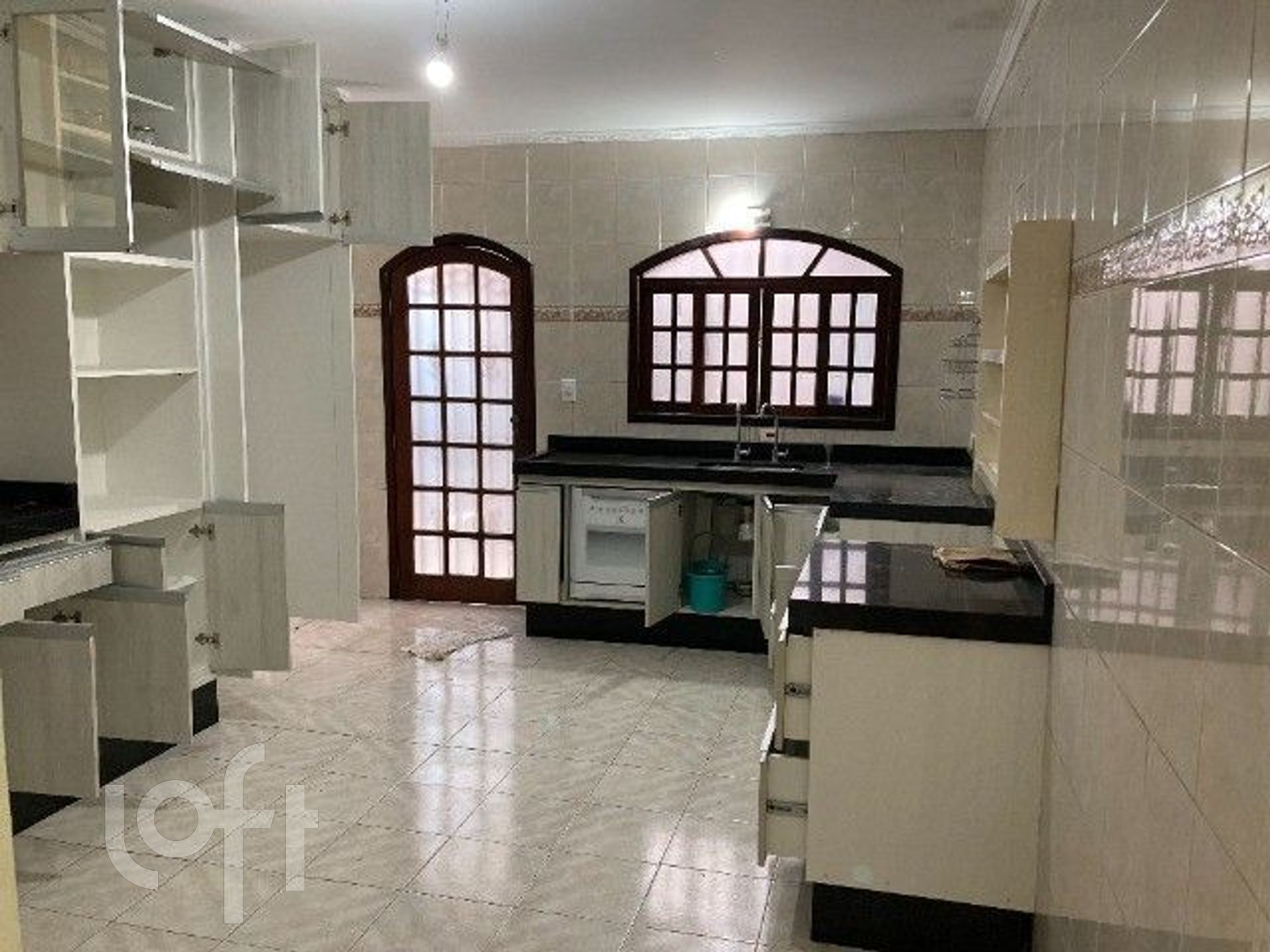 Casa, 3 quartos, 245 m² - Foto 2