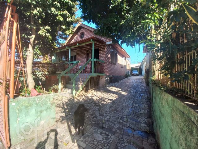 Casa com 617m², 2 dormitórios, 1 suíte, Vila Ipiranga em Porto Alegre