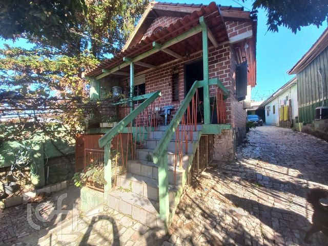 Casa com 617m², 2 dormitórios, 1 suíte, Vila Ipiranga em Porto Alegre