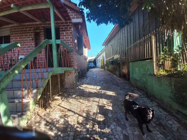 Casa com 617m², 2 dormitórios, 1 suíte, Vila Ipiranga em Porto Alegre