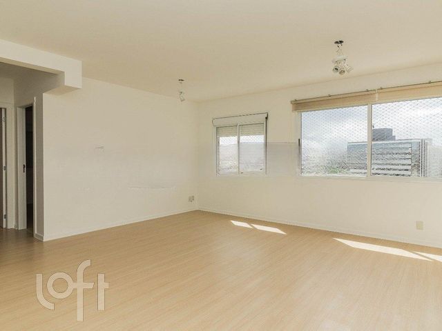 Apartamento com 68m², 3 dormitórios, 1 suíte, 1 vaga, Vila Ipiranga em Porto Alegre