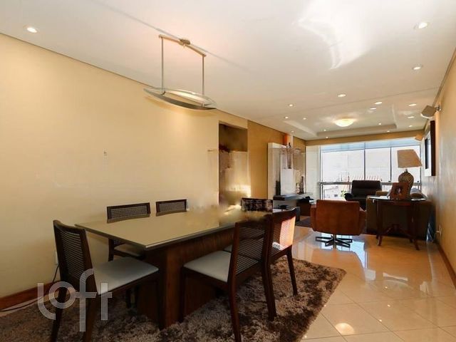 Apartamento com 142m², 3 dormitórios, 1 suíte, 1 vaga, Independência em Porto Alegre