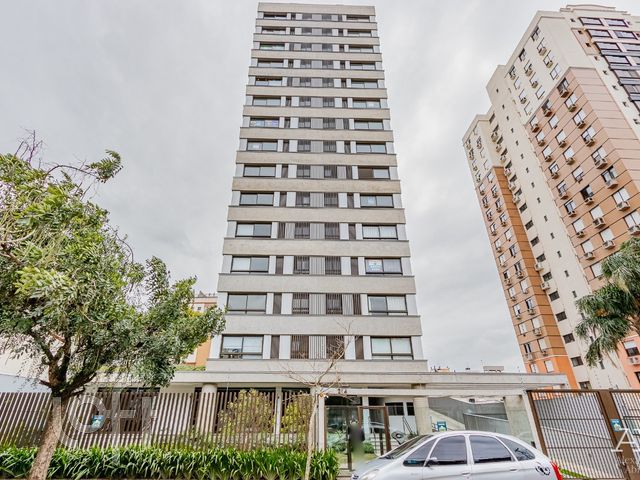 Apartamento com 110m², 3 dormitórios, 3 suítes, 2 vagas, Menino Deus em Porto Alegre