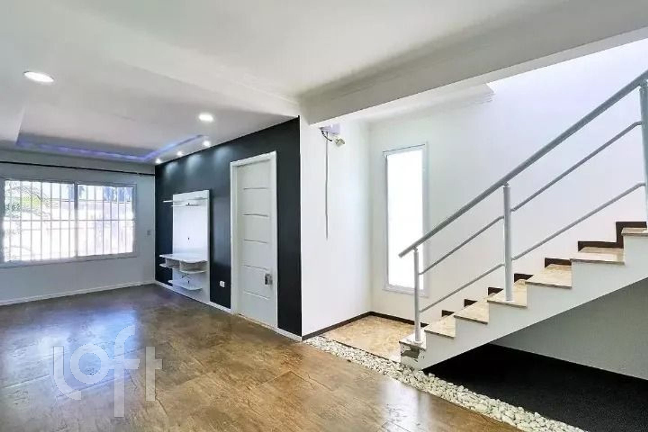 Casa à venda com 3 quartos, 130m² - Foto 1