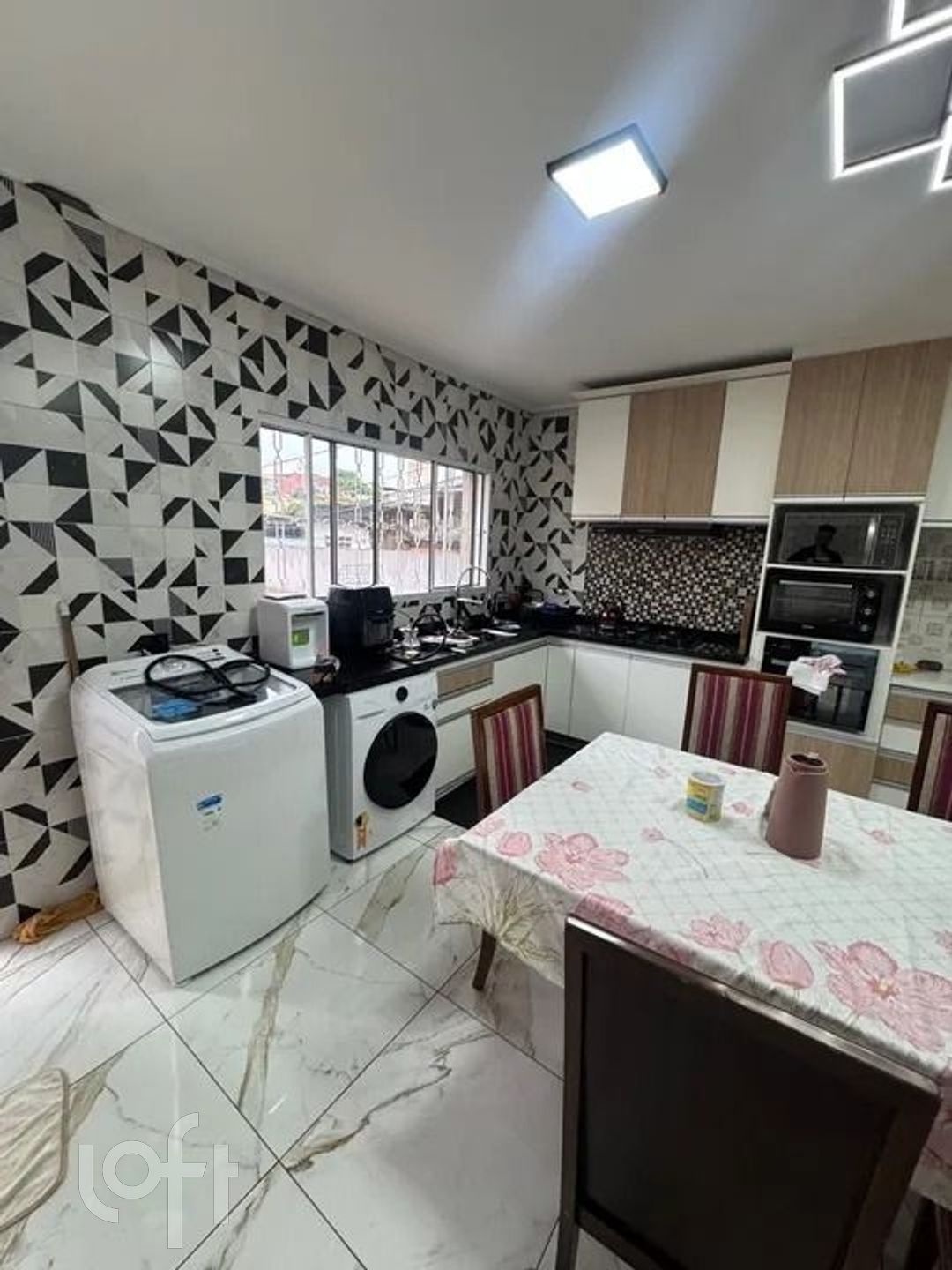 Casa à venda com 4 quartos, 200m² - Foto 4