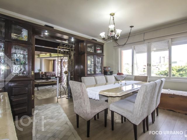 Apartamento com 134m², 3 dormitórios, 1 suíte, 1 vaga, Bela Vista em Porto Alegre