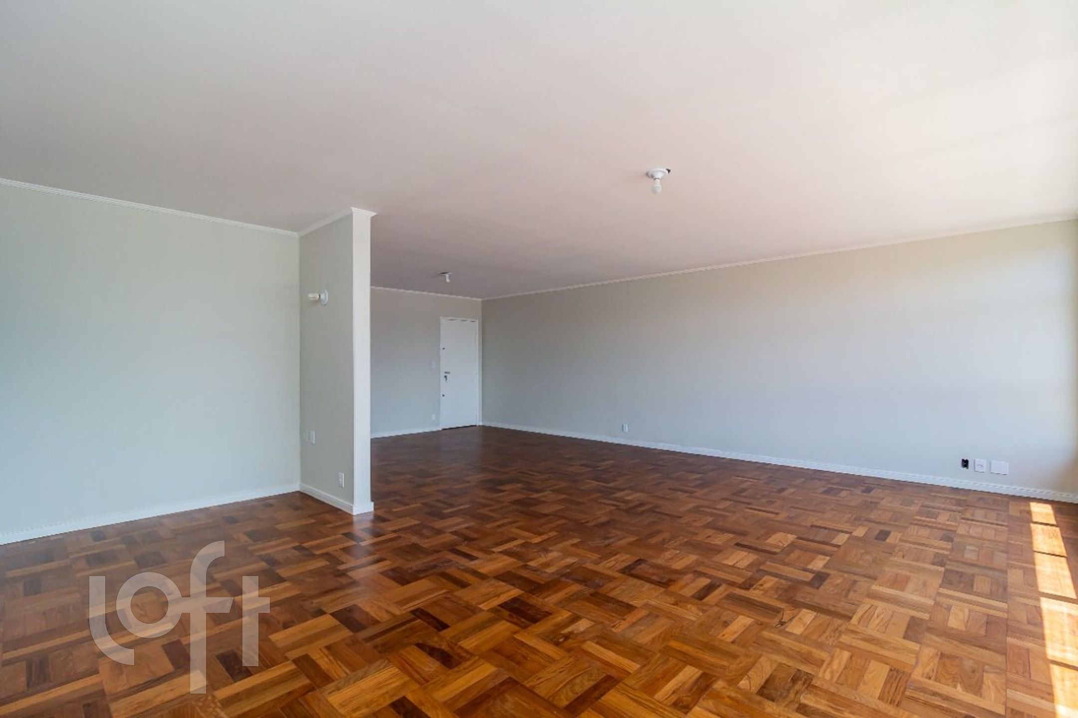 Apartamento à venda com 3 quartos, 200m² - Foto 4