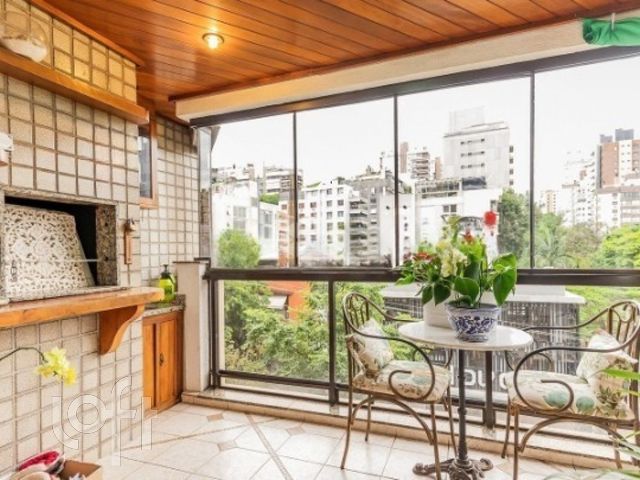 Apartamento com 140m², 3 dormitórios, 1 suíte, 2 vagas, Rio Branco em Porto Alegre