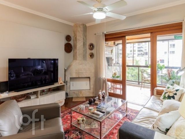 Apartamento com 140m², 3 dormitórios, 1 suíte, 2 vagas, Rio Branco em Porto Alegre