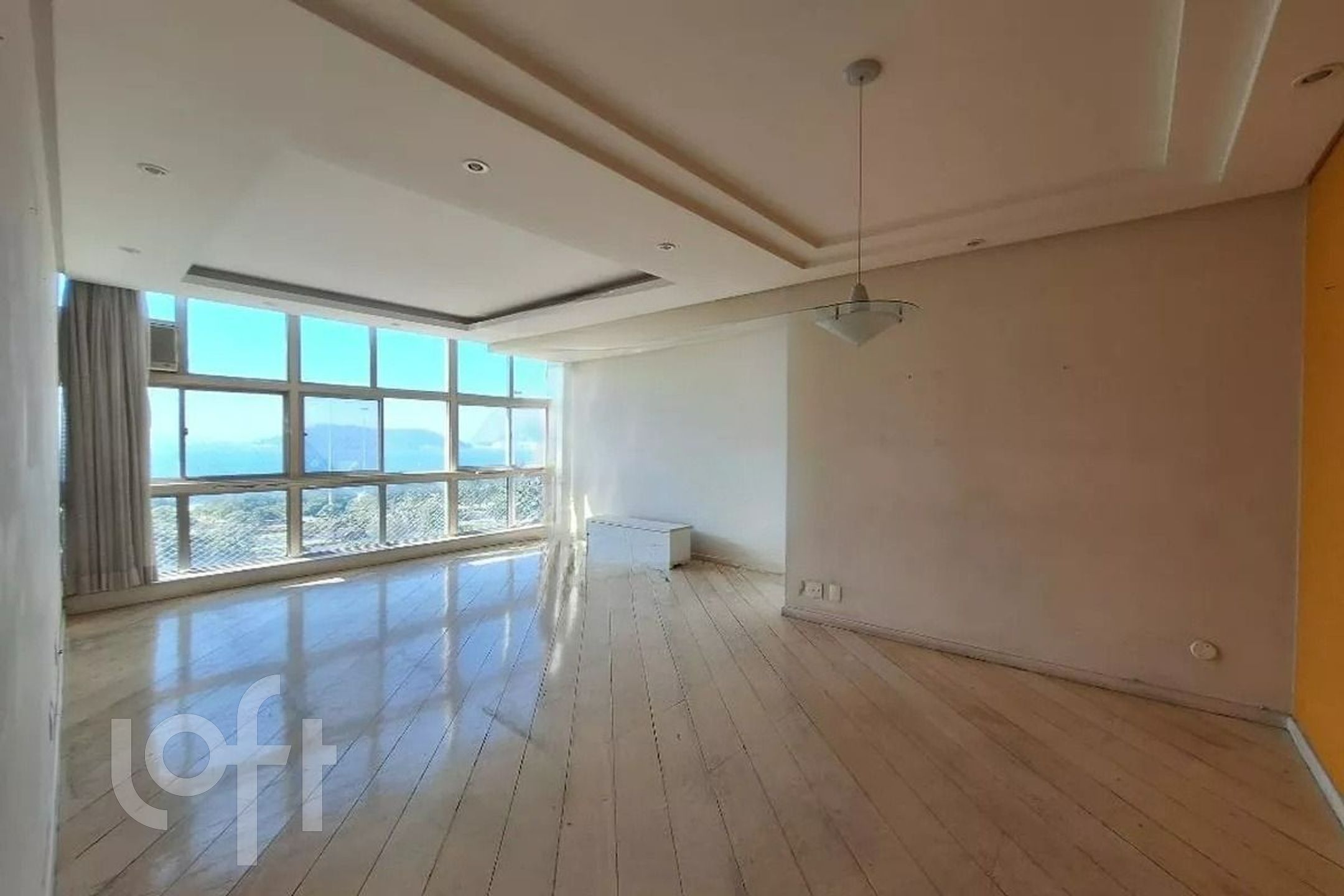 Apartamento à venda com 3 quartos, 136m² - Foto 1