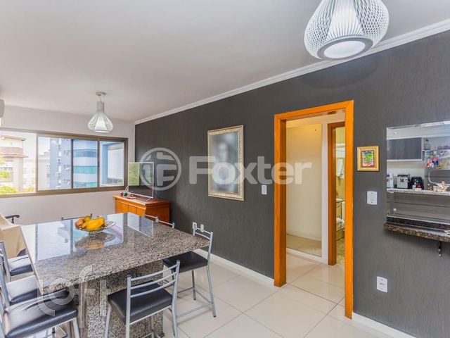 Apartamento com 94m², 4 dormitórios, 1 suíte, 1 vaga, Cristo Redentor em Porto Alegre