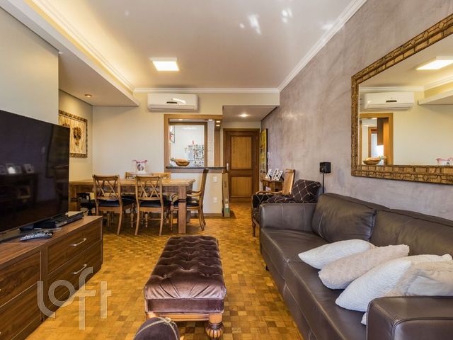 Apartamento com 92m², 3 dormitórios, 1 suíte, 2 vagas, Petrópolis em Porto Alegre