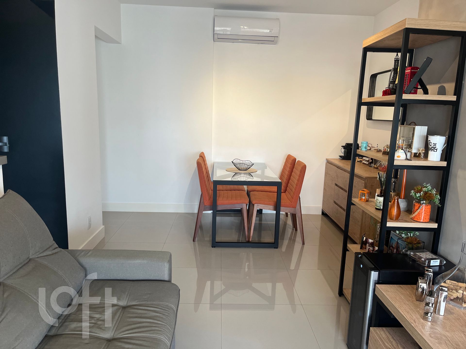 Apartamento à venda com 2 quartos, 67m² - Foto 2