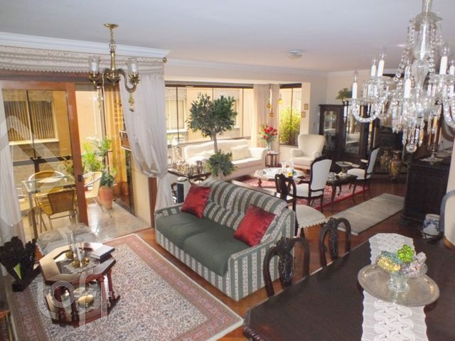 Apartamento com 196m², 3 dormitórios, 1 suíte, 2 vagas, Rio Branco em Porto Alegre