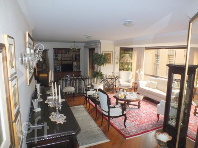 Apartamento com 196m², 3 dormitórios, 1 suíte, 2 vagas, Rio Branco em Porto Alegre