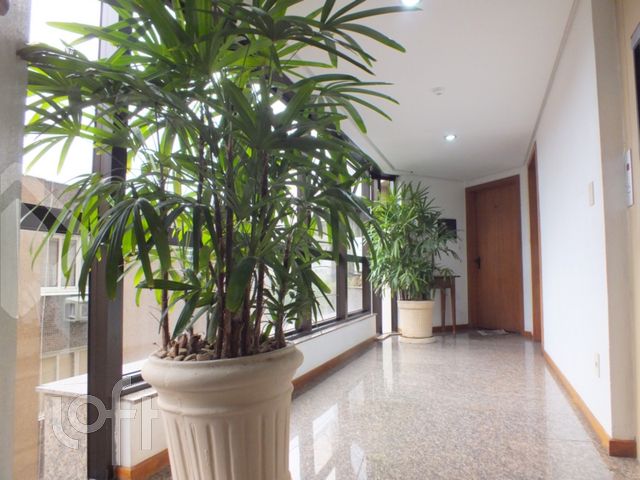 Apartamento com 196m², 3 dormitórios, 1 suíte, 2 vagas, Rio Branco em Porto Alegre