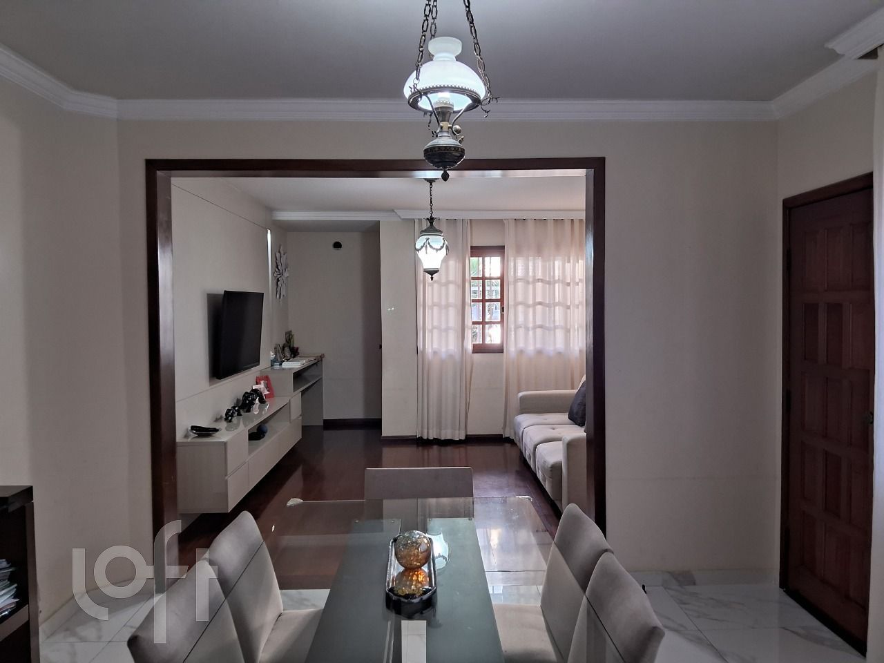 Casa à venda com 3 quartos, 210m² - Foto 1