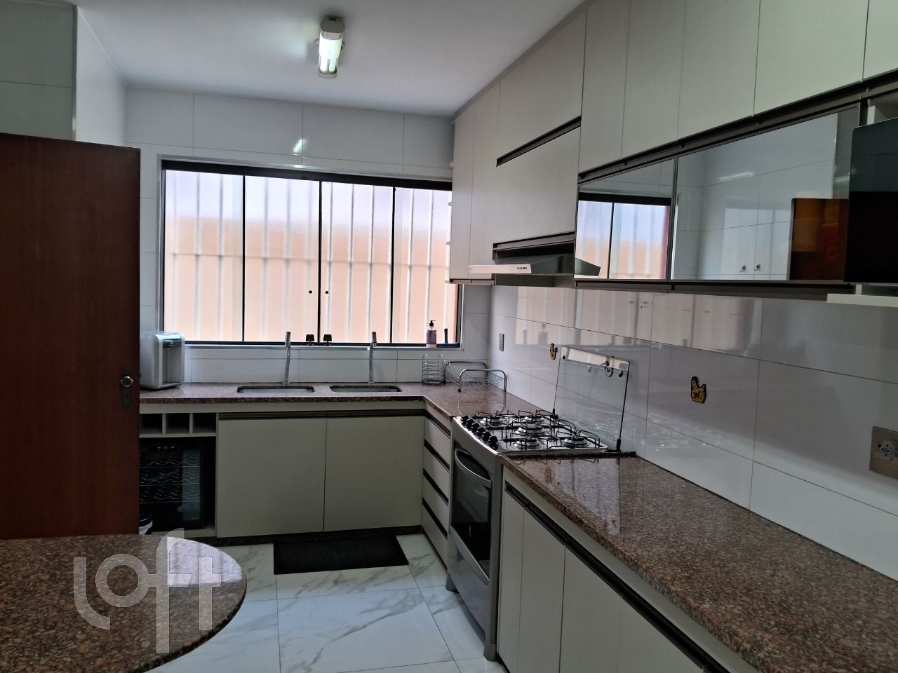 Casa à venda com 3 quartos, 210m² - Foto 10