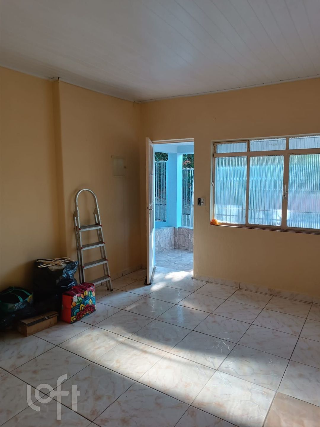 Casa à venda com 2 quartos, 90m² - Foto 2