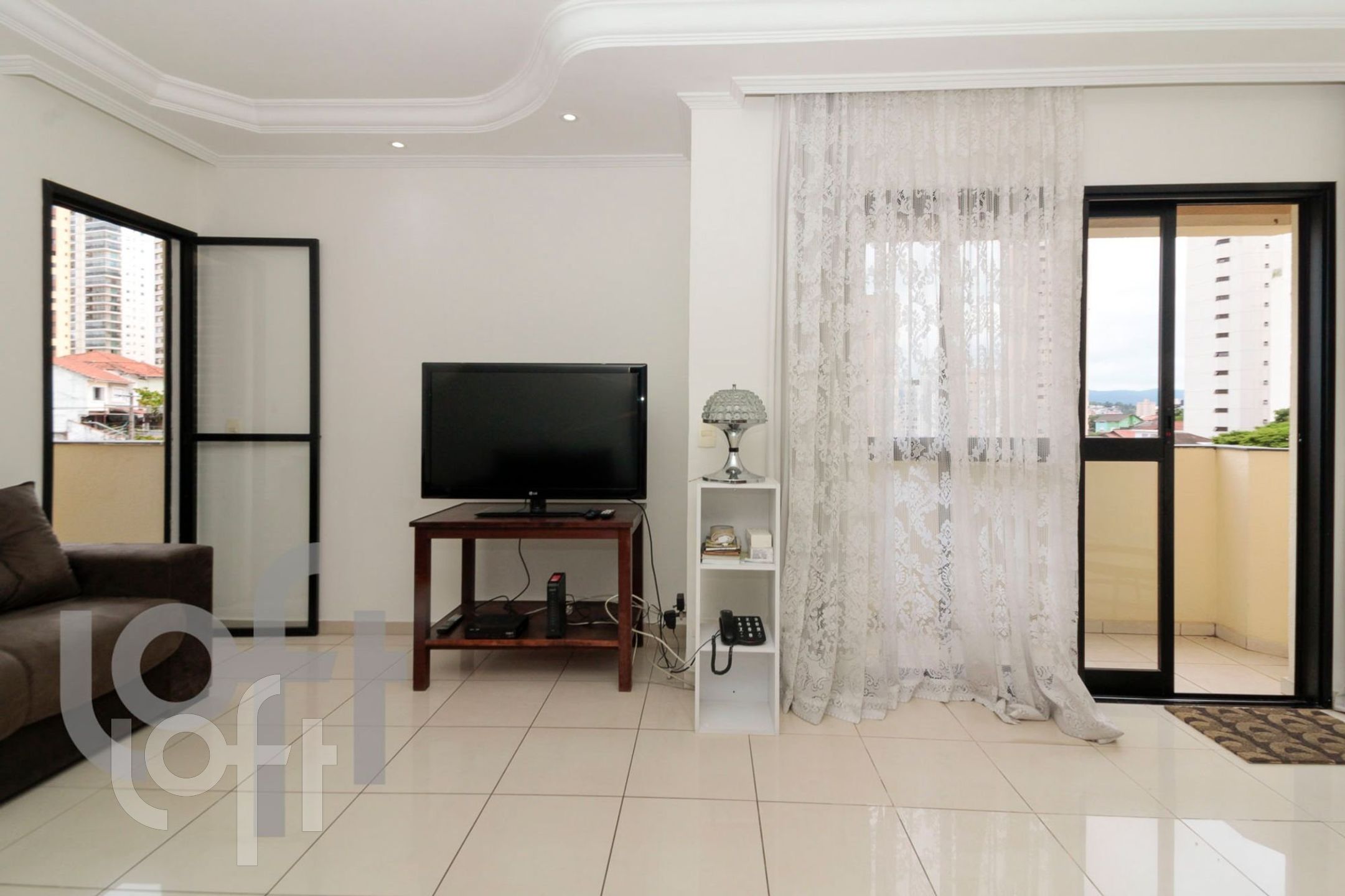 Apartamento à venda com 2 quartos, 110m² - Foto 1