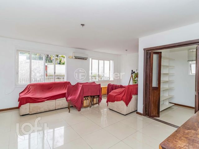 Apartamento com 112m², 3 dormitórios, 1 suíte, 3 vagas, Rio Branco em Porto Alegre