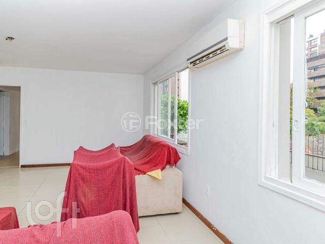 Apartamento com 112m², 3 dormitórios, 1 suíte, 3 vagas, Rio Branco em Porto Alegre