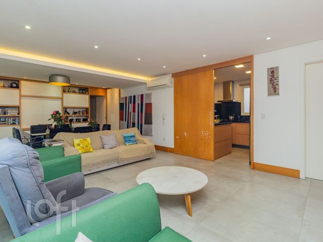 Apartamento com 110m², 3 dormitórios, 2 suítes, 2 vagas, Auxiliadora em Porto Alegre