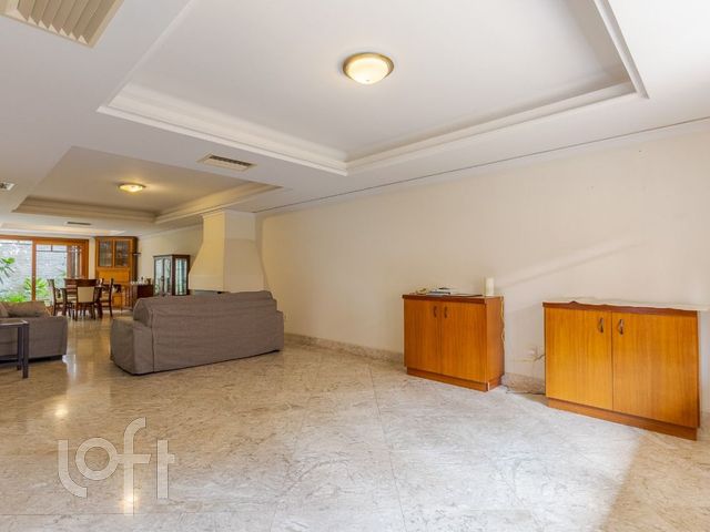 Casa em Condomínio com 388m², 4 dormitórios, 4 suítes, 3 vagas, Três Figueiras em Porto Alegre