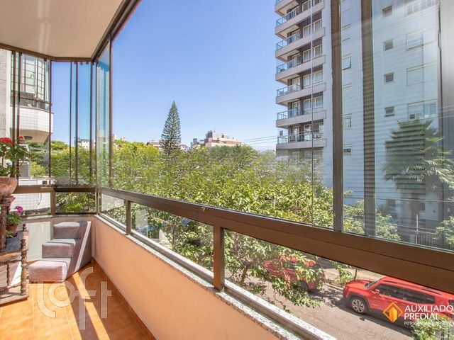 Apartamento com 123m², 3 dormitórios, 1 suíte, 2 vagas, Petrópolis em Porto Alegre