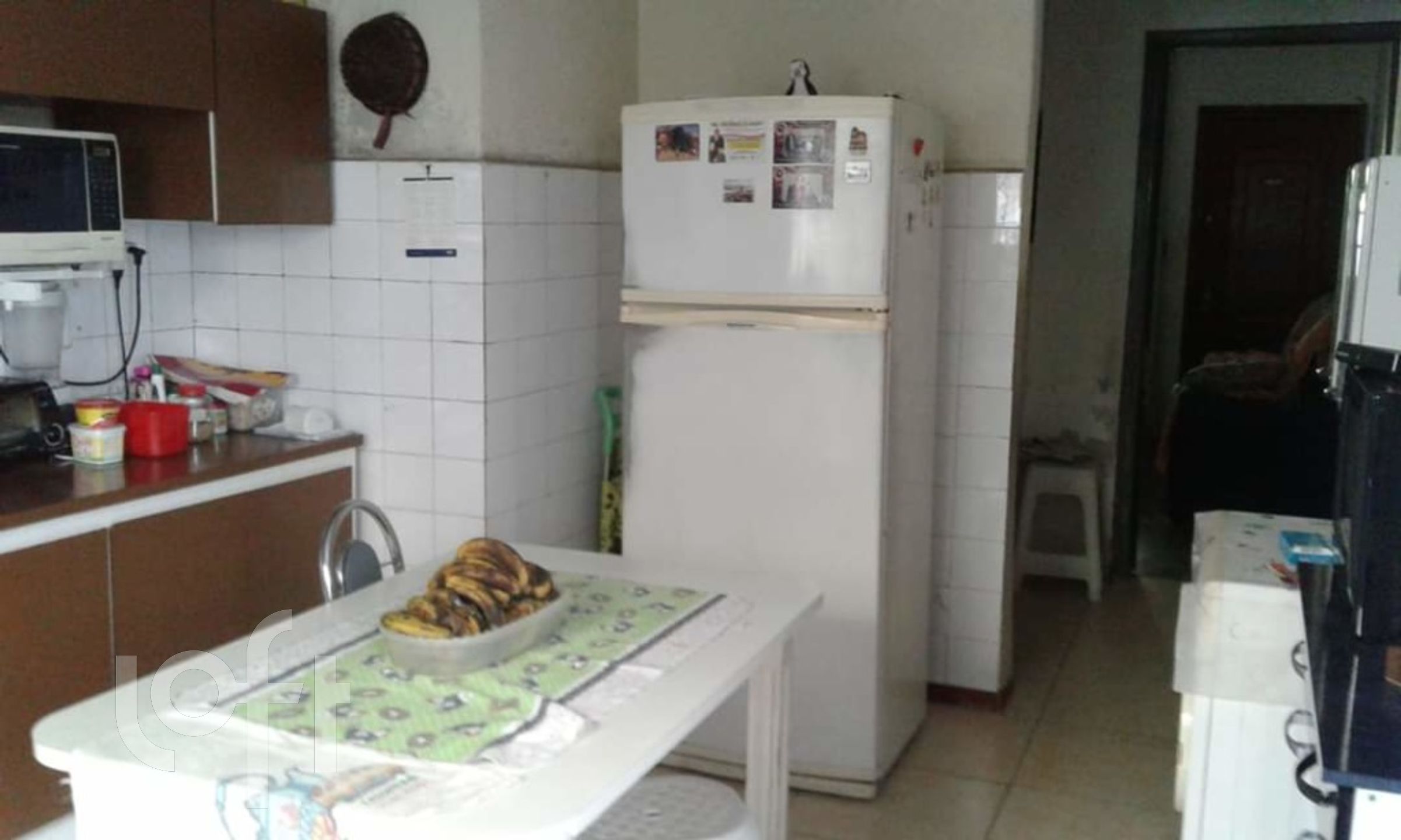 Casa à venda com 2 quartos, 240m² - Foto 1