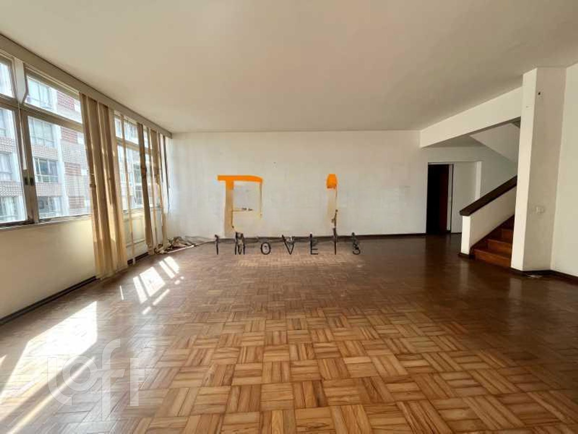 Apartamento à venda com 4 quartos, 300m² - Foto 2