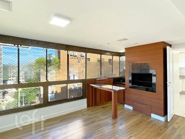 Apartamento com 183m², 4 dormitórios, 1 suíte, 3 vagas, Bela Vista em Porto Alegre