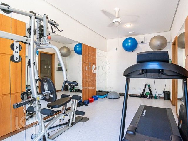 Apartamento com 136m², 3 dormitórios, 3 suítes, 4 vagas, Petrópolis em Porto Alegre