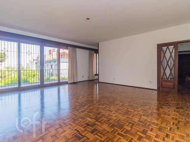 Apartamento com 189m², 3 dormitórios, 1 suíte, 2 vagas, Auxiliadora em Porto Alegre