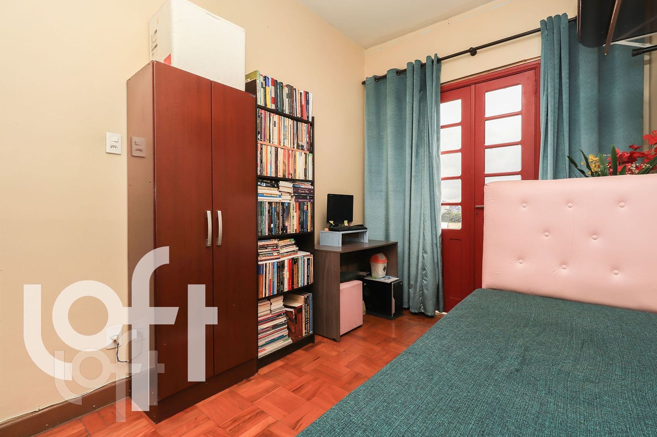 Apartamento à venda com 2 quartos, 75m² - Foto 4