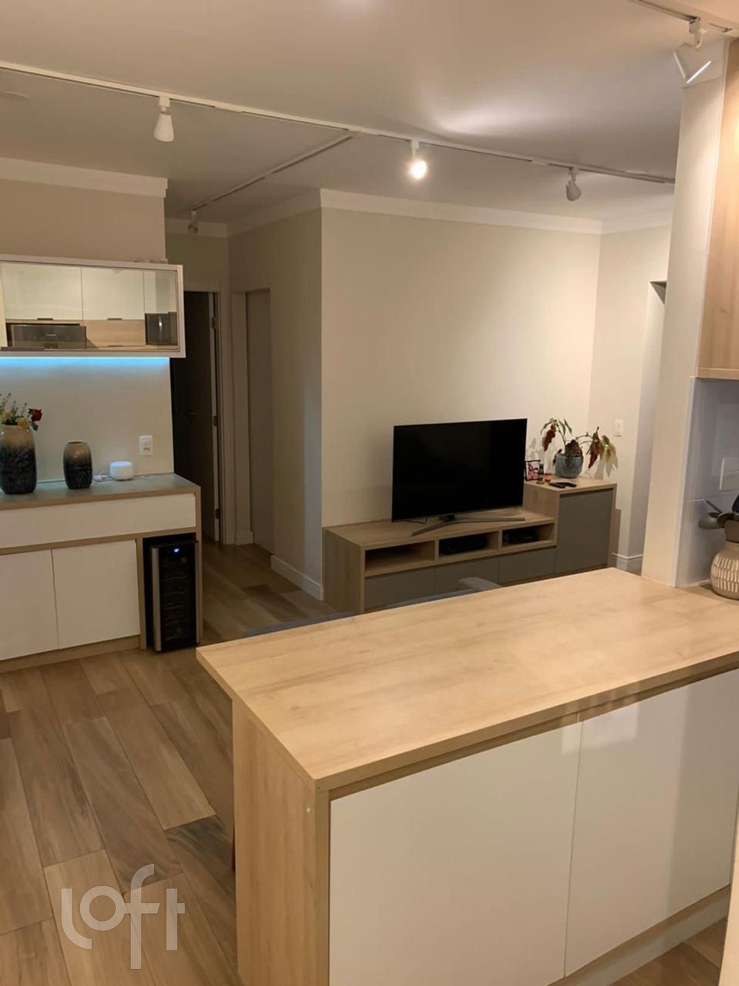 Apartamento à venda com 2 quartos, 72m² - Foto 2