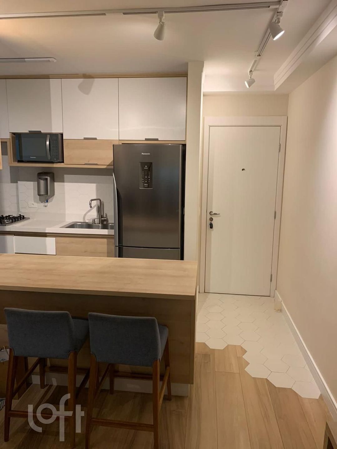 Apartamento à venda com 2 quartos, 72m² - Foto 3