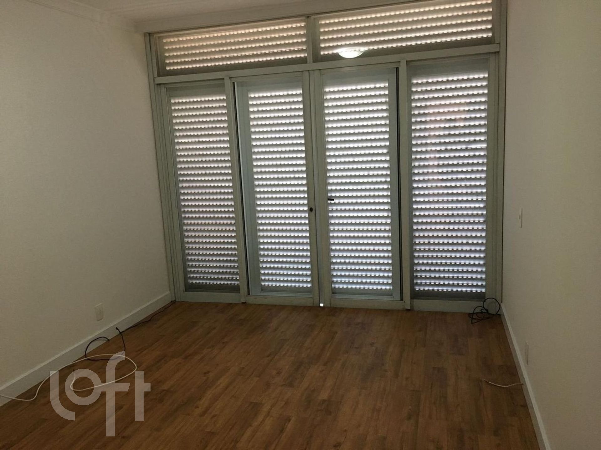 Apartamento à venda com 3 quartos, 240m² - Foto 3