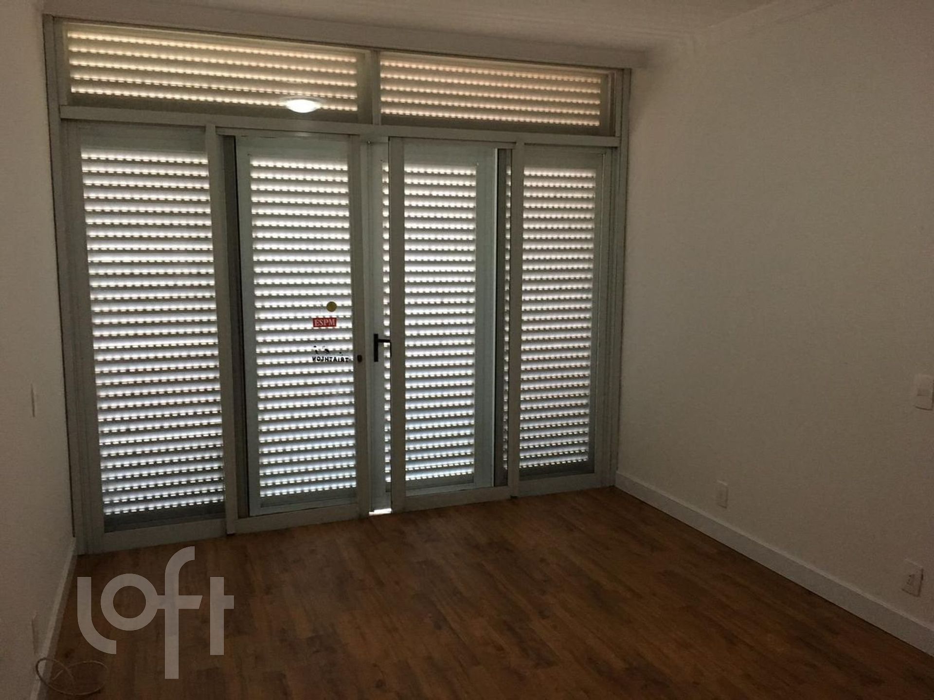 Apartamento à venda com 3 quartos, 240m² - Foto 2