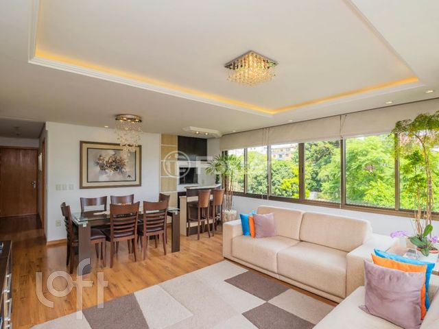 Apartamento com 114m², 3 dormitórios, 1 suíte, 2 vagas, Auxiliadora em Porto Alegre