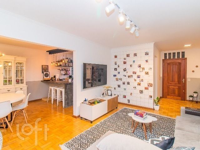 Apartamento com 131m², 3 dormitórios, 1 suíte, 1 vaga, Auxiliadora em Porto Alegre