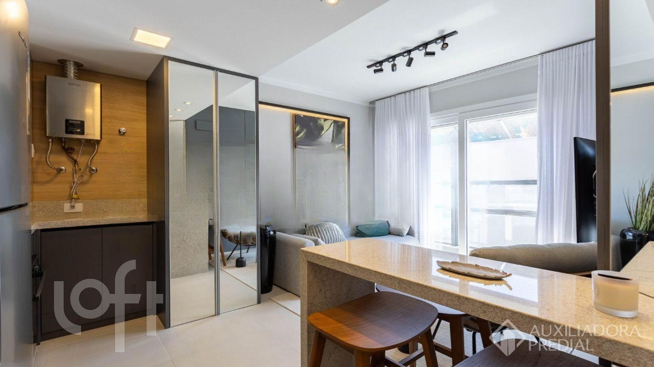 Apartamento com 33m², 1 dormitório, 1 vaga, Cidade Baixa em Porto Alegre