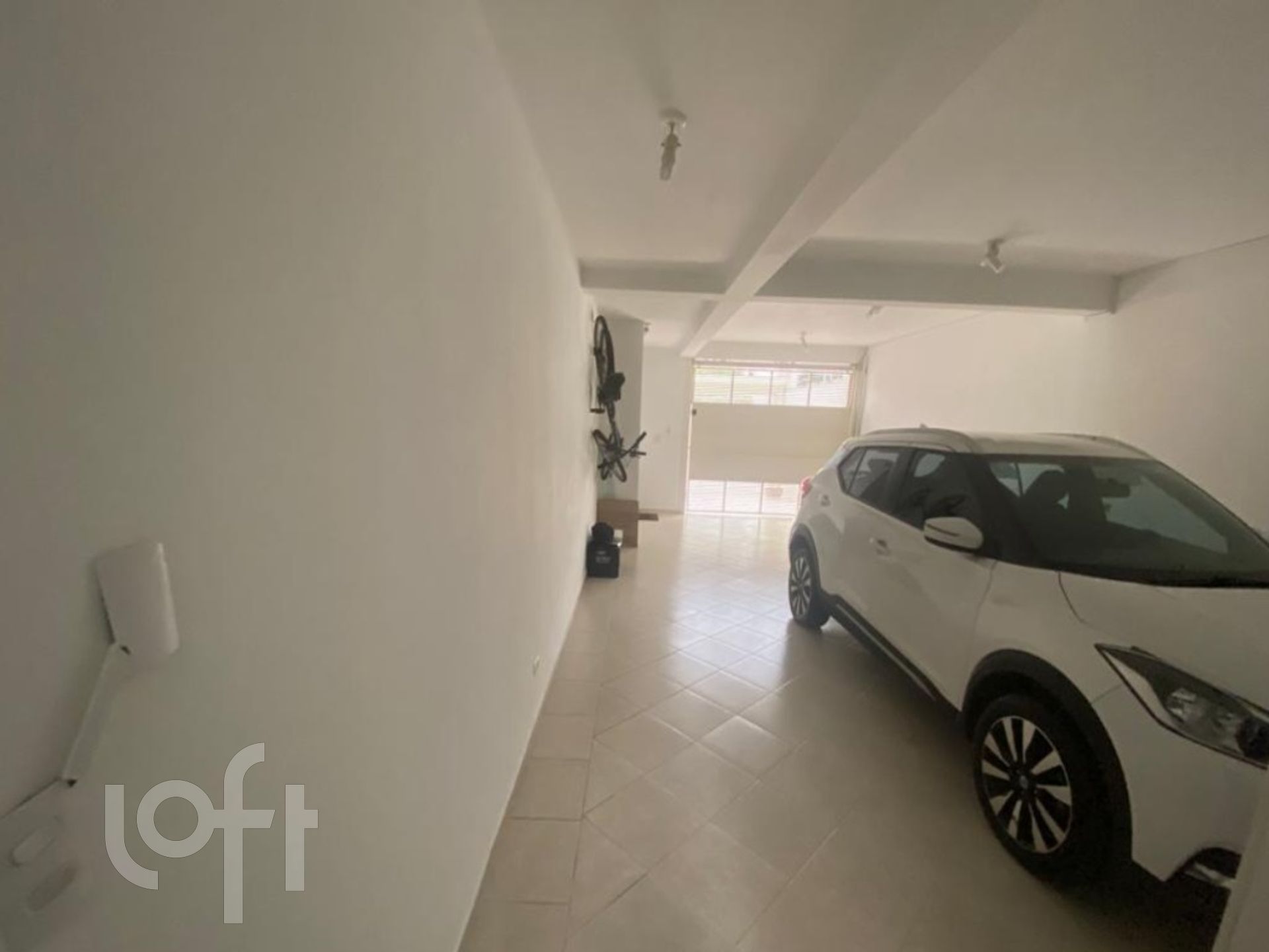 Casa à venda com 3 quartos, 305m² - Foto 2