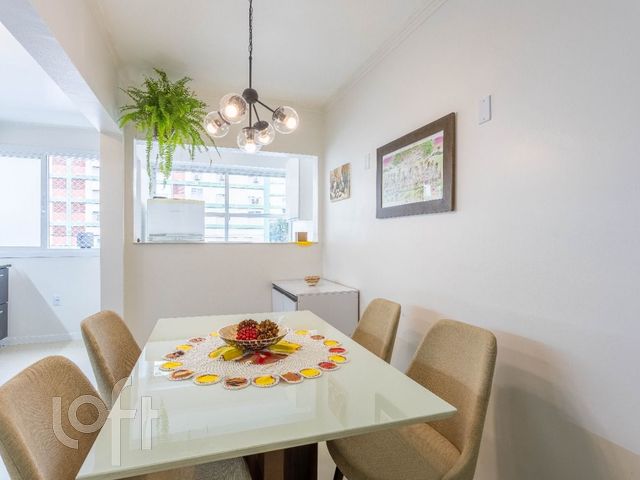 Apartamento com 71m², 2 dormitórios, 1 suíte, 1 vaga, Petrópolis em Porto Alegre