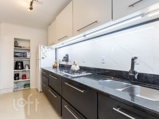 Apartamento com 71m², 2 dormitórios, 1 suíte, 1 vaga, Petrópolis em Porto Alegre