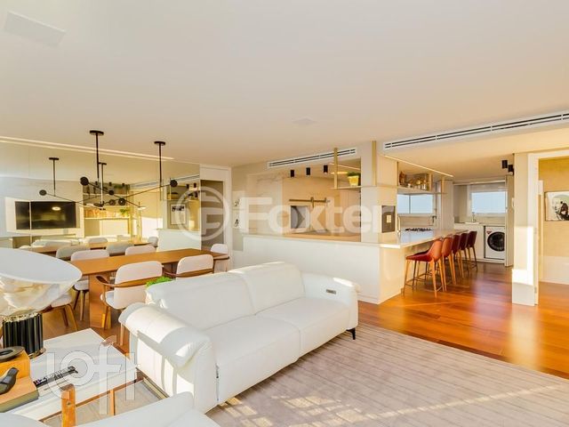 Apartamento com 126m², 2 dormitórios, 2 suítes, 4 vagas, Petrópolis em Porto Alegre