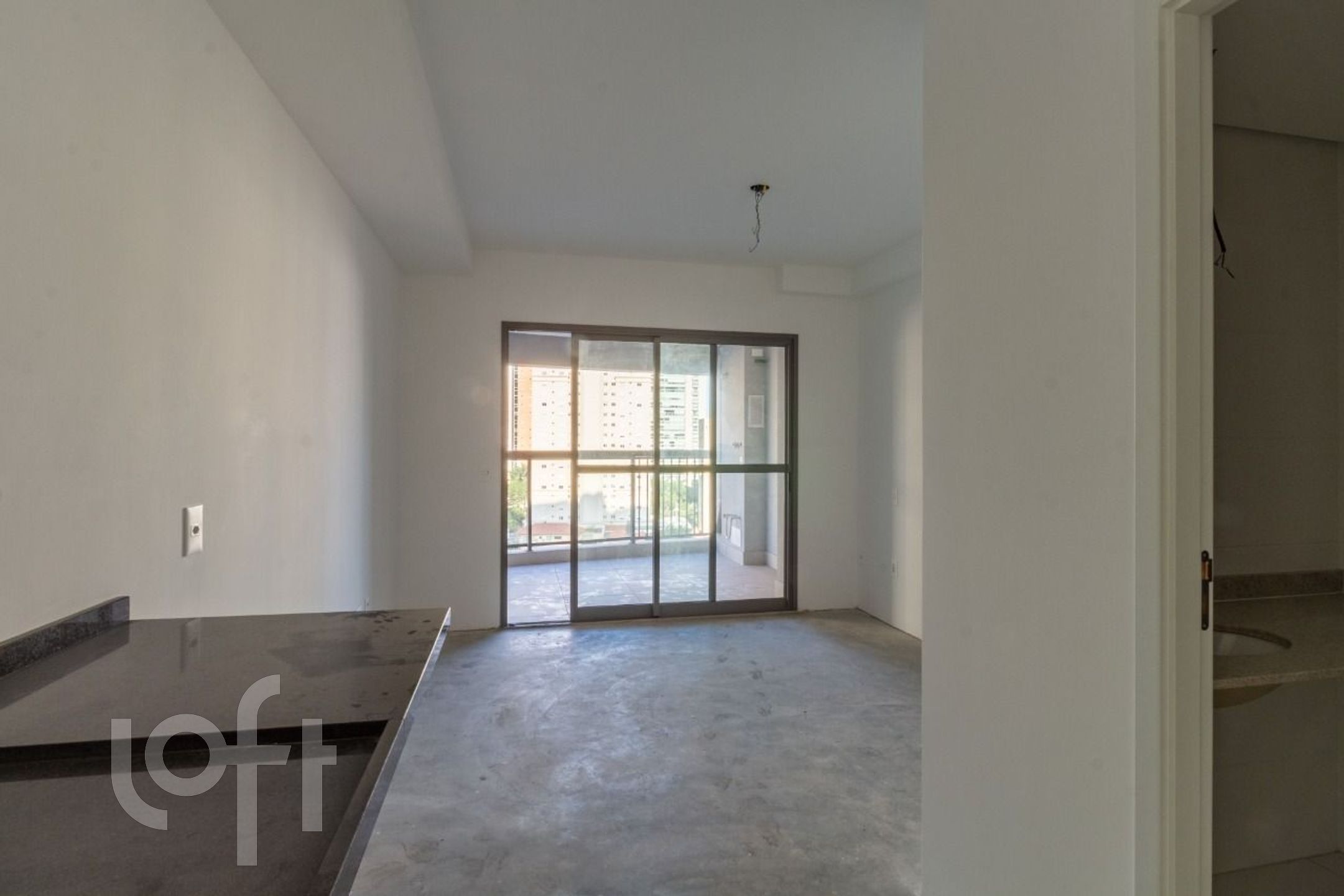 Apartamento à venda com 1 quarto, 32m² - Foto 2