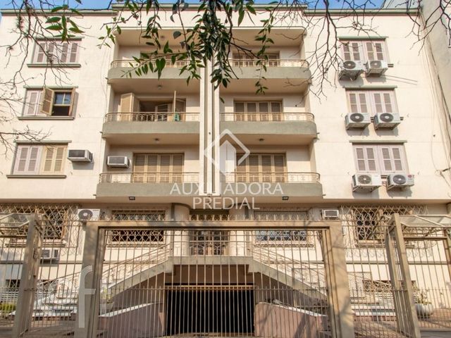 Apartamento com 110m², 3 dormitórios, 1 vaga, Santana em Porto Alegre